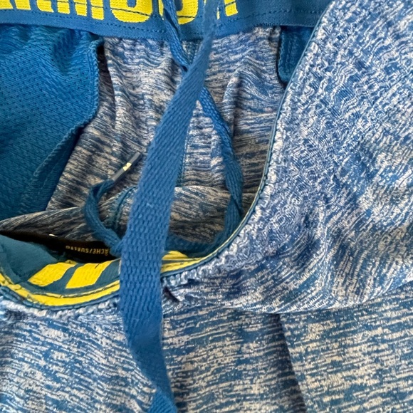 Men’s Blue, Black, & Neon Yellow Under Armour Shorts Size Small - Picture 5 of 9